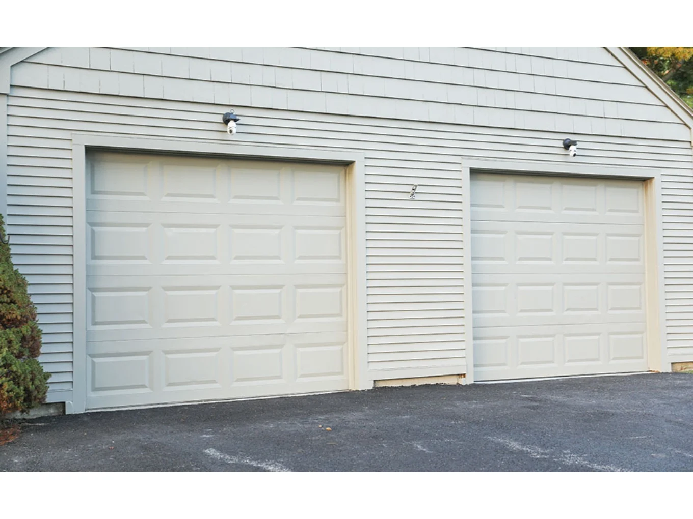 8 Garage Door Styles For Your Homes